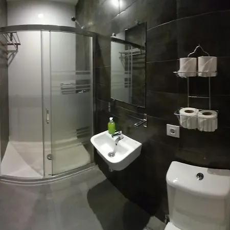 Konukevi Hostel Central Sevilla 2*